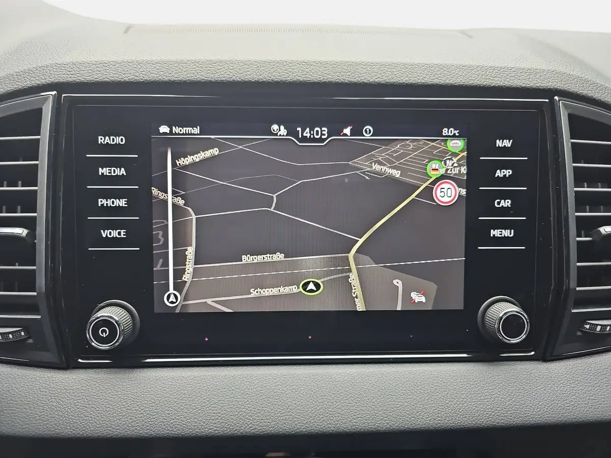 SKODA KAROQ 1.5 TSI DSG SPORTLINE NAVI LED-MATRIX PANO WINTER 