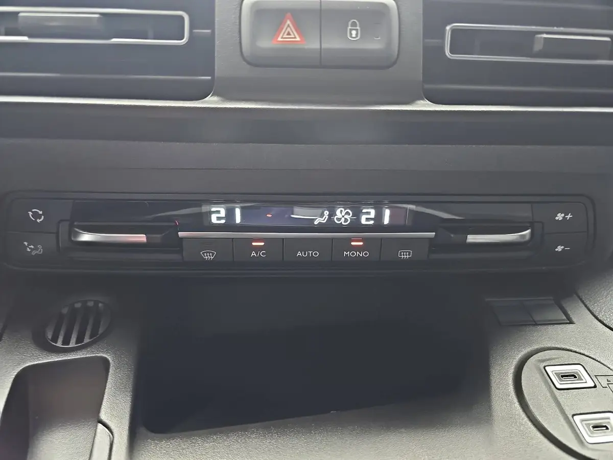 PEUGEOT RIFTER BLUEHDI 130 CV EAT8 GT L2 7-S NAVI LED AHK LM