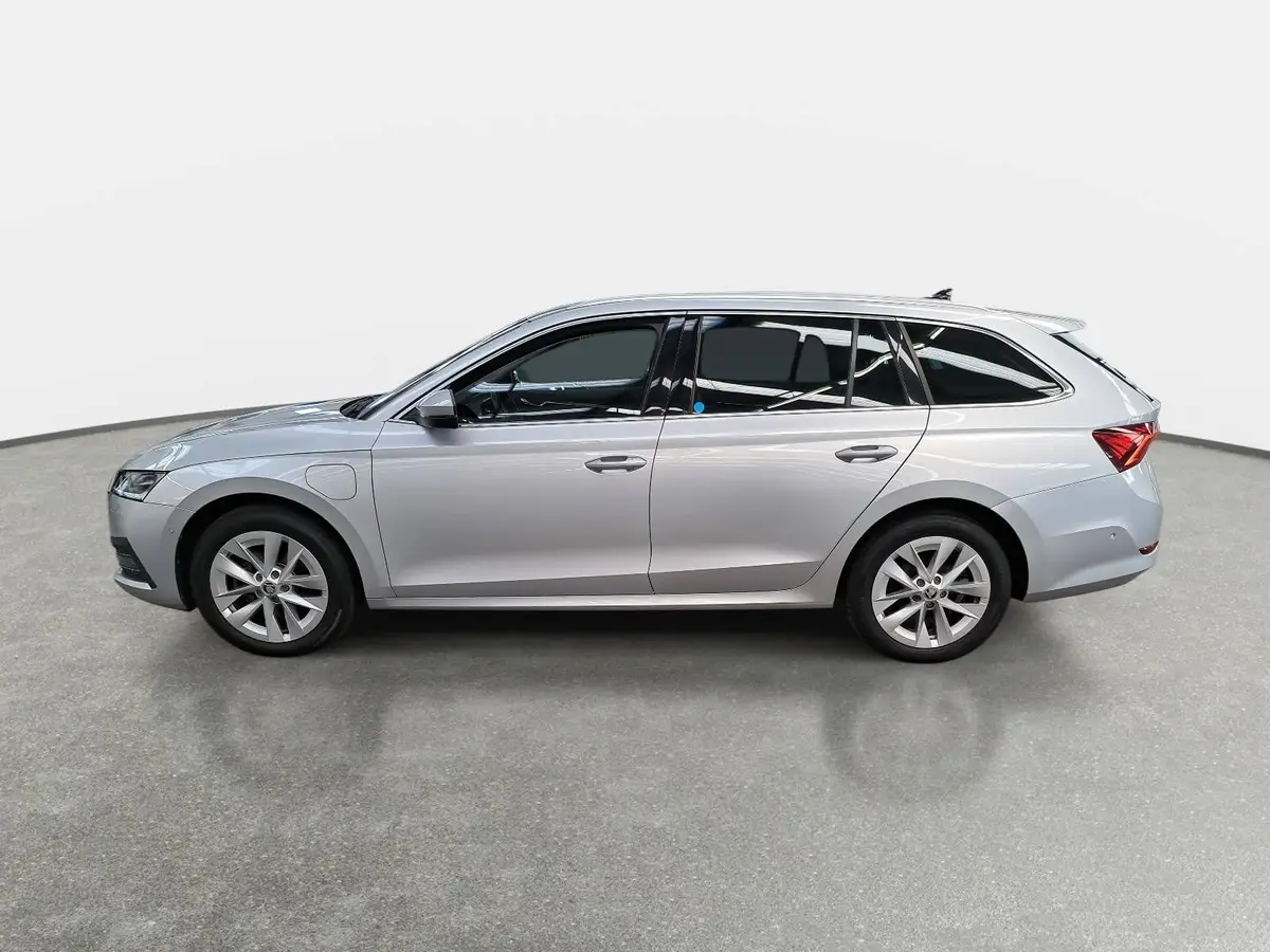 SKODA OCTAVIA COMBI HYBRID 1.4 TSI IV STYLE NAVI ACC HUD PDC KAMERA