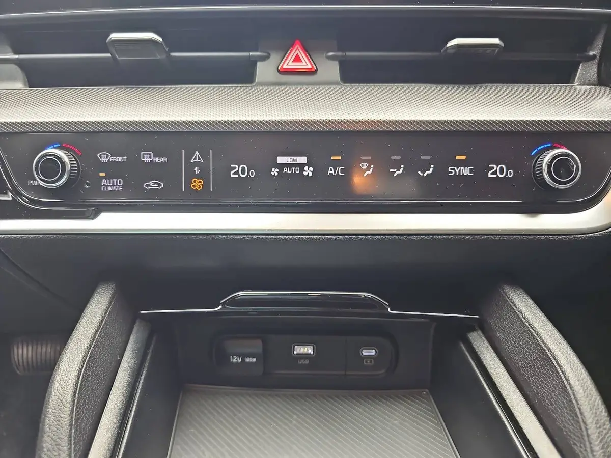 KIA SPORTAGE 1.6 T-GDI DCT VISION NAVI LED AHK