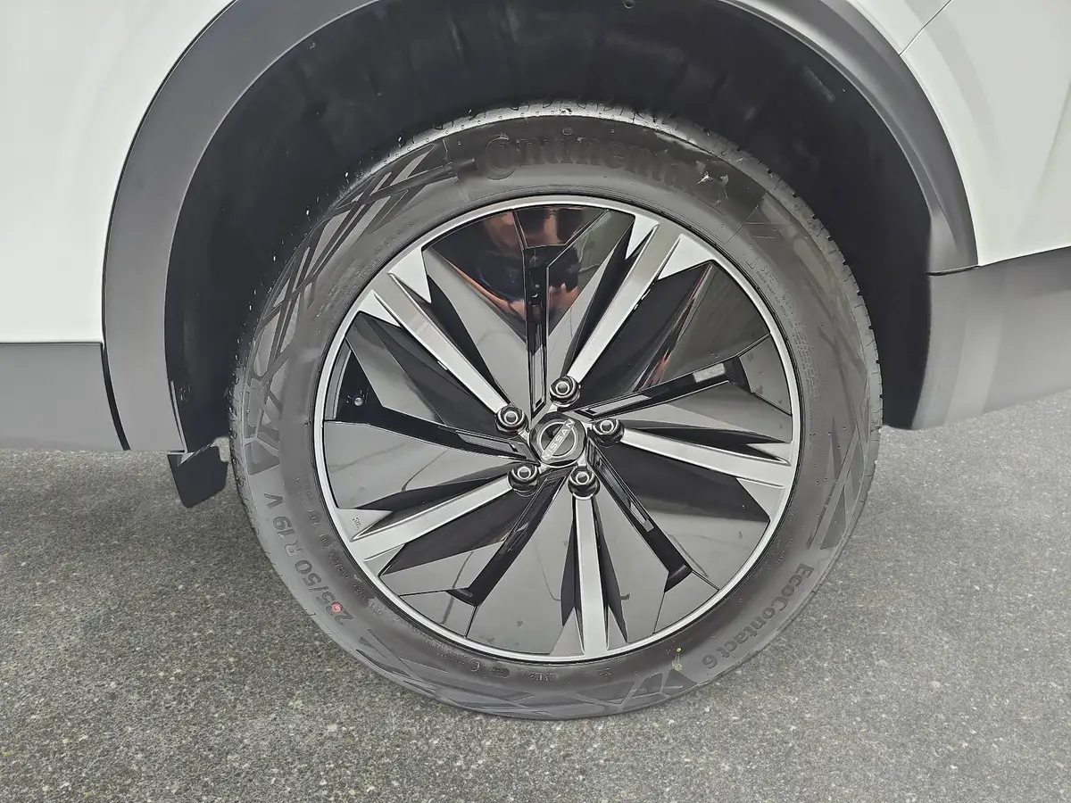 NISSAN QASHQAI 1.3 DIG-T MHEV TEKNA PANORAMA 2-FARBEN