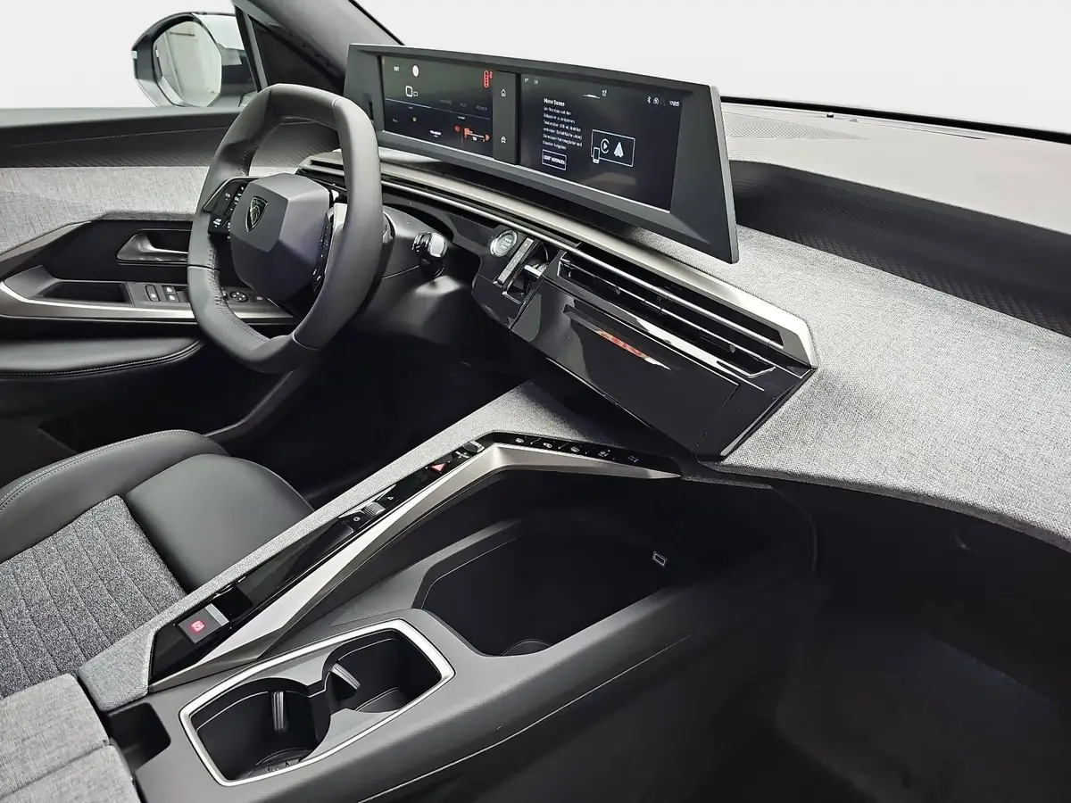 PEUGEOT 3008 1.2 HYBRID 145 E-DSC6 ALLURE LED DAB WINTER AHK LM