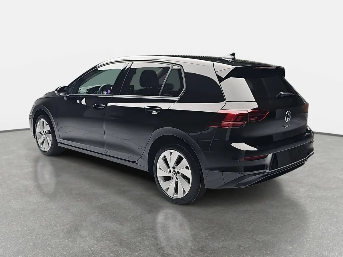 VW GOLF VIII 1.5 TSI LIFE LED ACC KAMERA AHK LM17