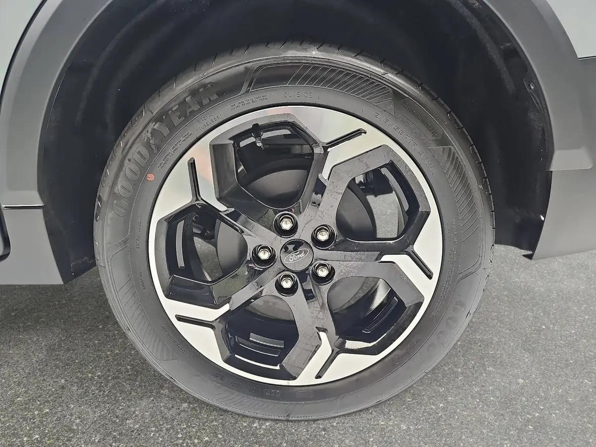 FORD TOURNEO COURIER 1.0 EB AUT. ACTIVE NAVI+ACC+WINTER+SPUR+KAMERA+LM