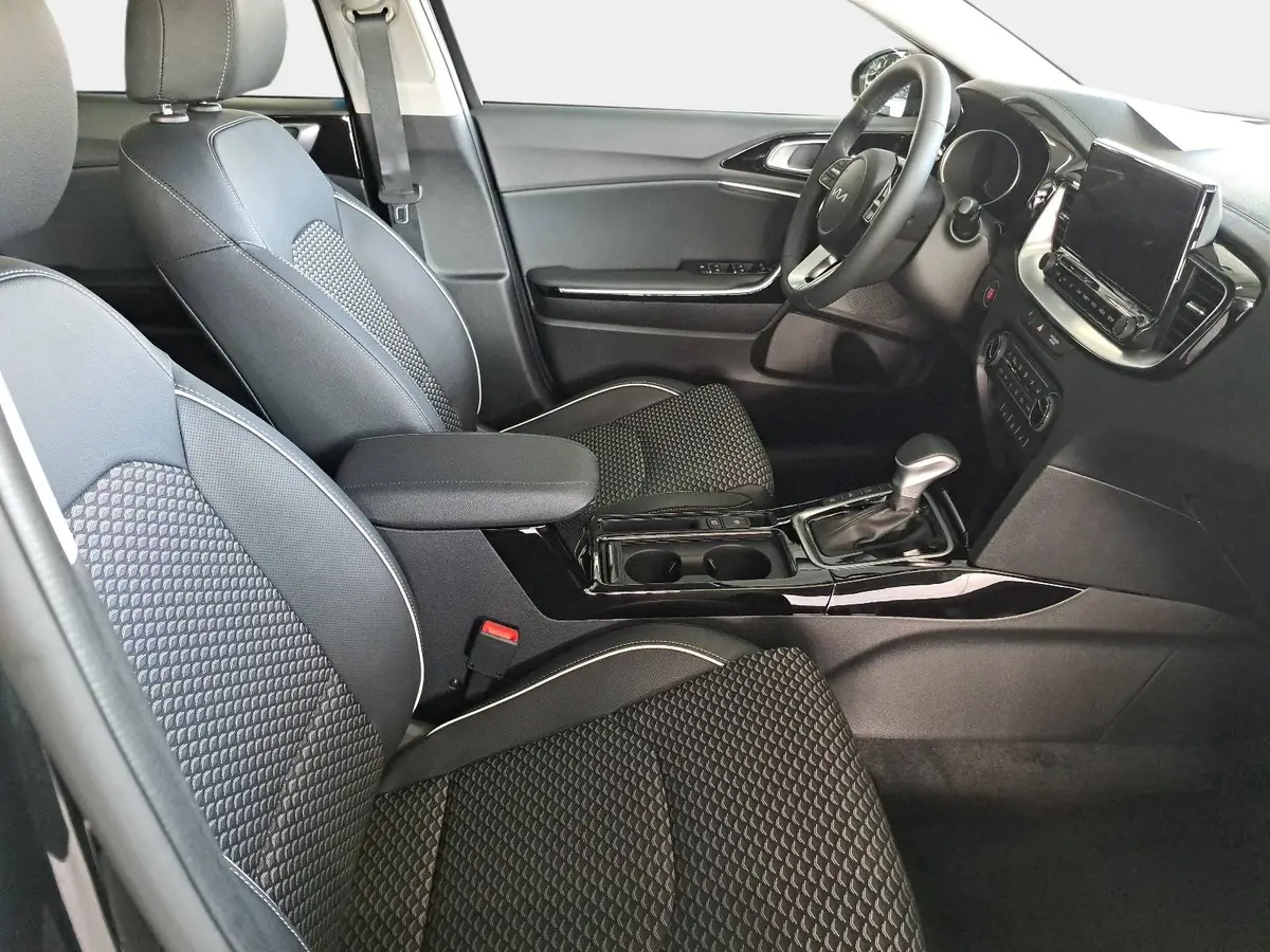 KIA XCEED 1.6 T-GDI 150 DCT SPIRIT MJ26 XCLUSIVE