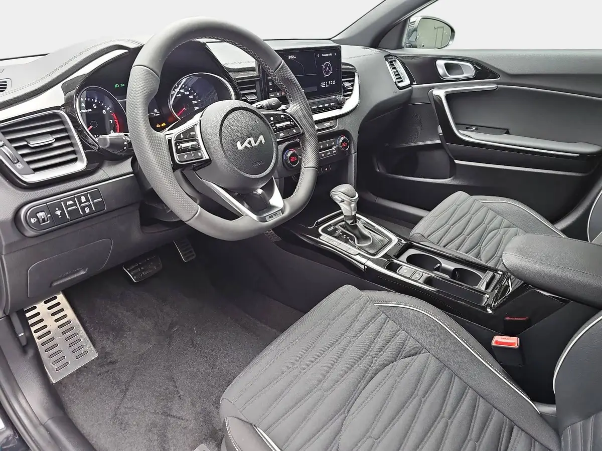 KIA EV3 81.4 KWH EARTH MJ26 WINTER BUSIN. UPGRADE DRIVEWISE-PARK DESIGN SOUND