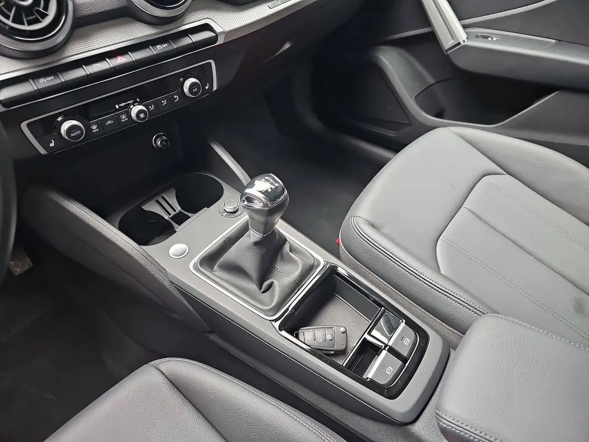 AUDI Q2 30 TFSI NAVI LED EL.HECKKLAPPE LM16