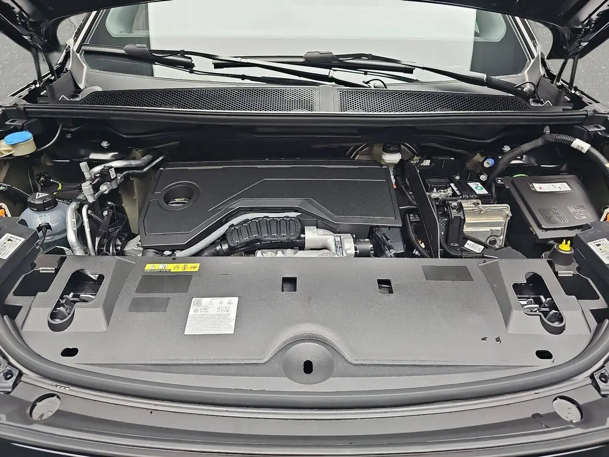 PEUGEOT 5008 1.2 HYBRID 145 E-DSC6 ALLURE KLIMA LED 7-S DAB 360