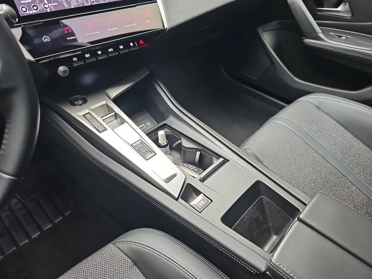 PEUGEOT 308 1.2 PURETECH 130 AUTO. ALLURE PACK NAVI LED KAMERA