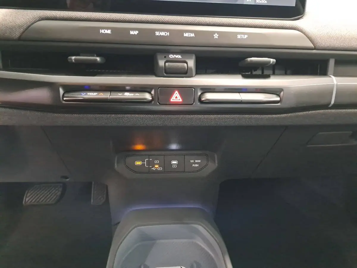 KIA EV3 81.4 KWH EARTH MJ26 WINTER BUSIN. UPGRADE DRIVEWISE-PARK DESIGN SOUND