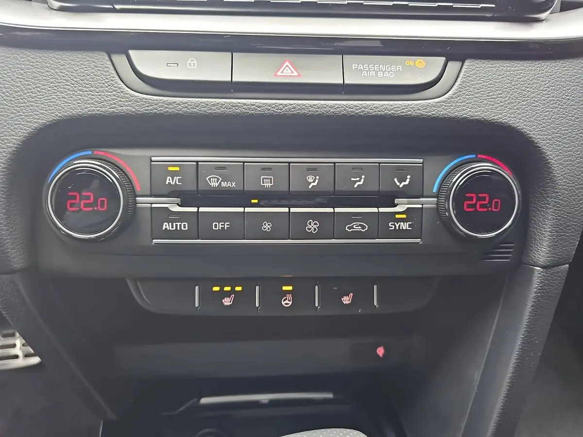 KIA XCEED 1.6 T-GDI 180 DCT GT-LINE MJ26 LEDER GLASDACH