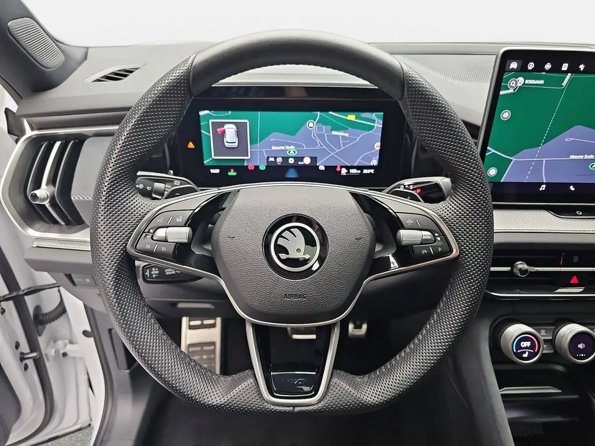 SKODA KODIAQ 1.5 TSI DSG SPORTLINE NAVI LED PANO 7-SITZE KAMERA