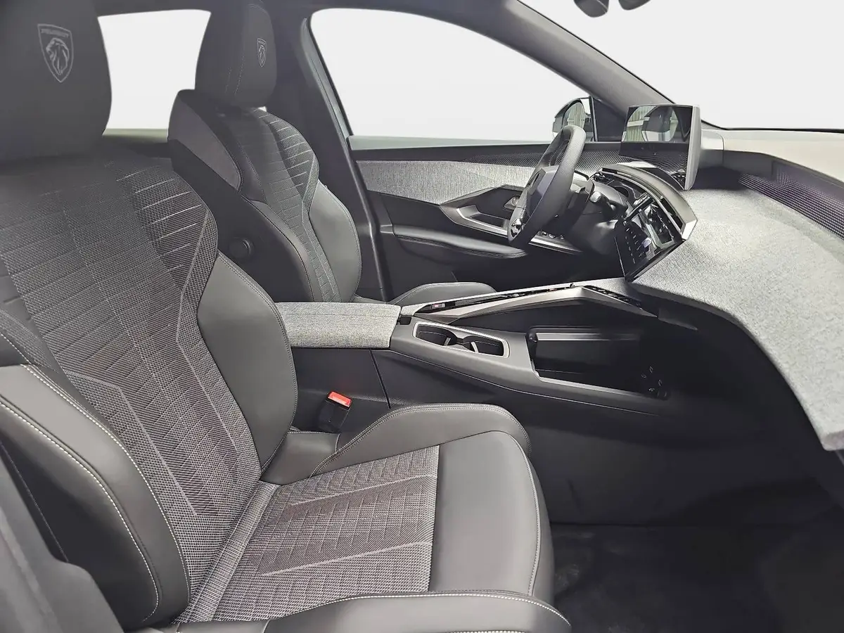 PEUGEOT 3008 1.2 HYBRID 145 E-DSC6 GT NAVI KLIMA LED AHK LM19