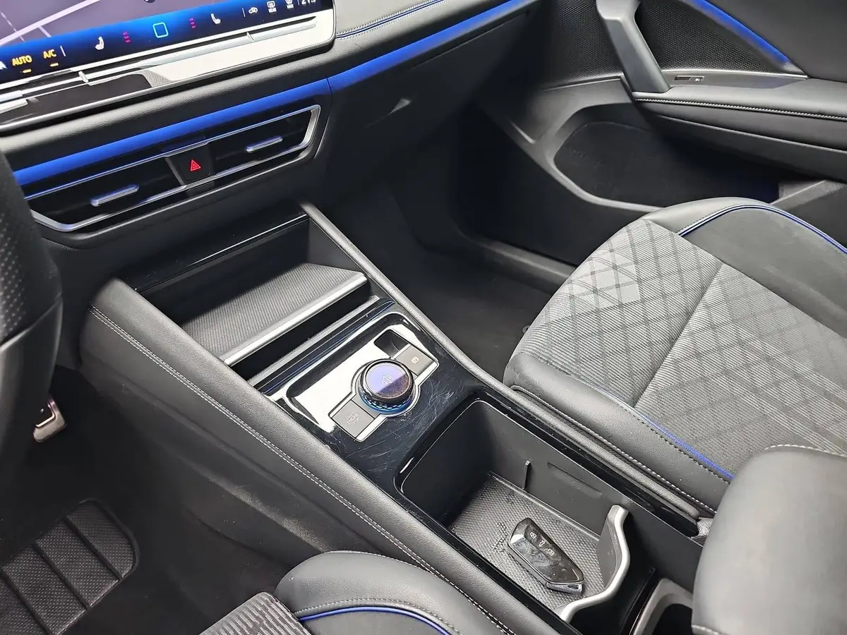 VW TIGUAN 2.0 TDI DSG 4M R-LINE NAVI MATRIX HUD DCC AHK LM20