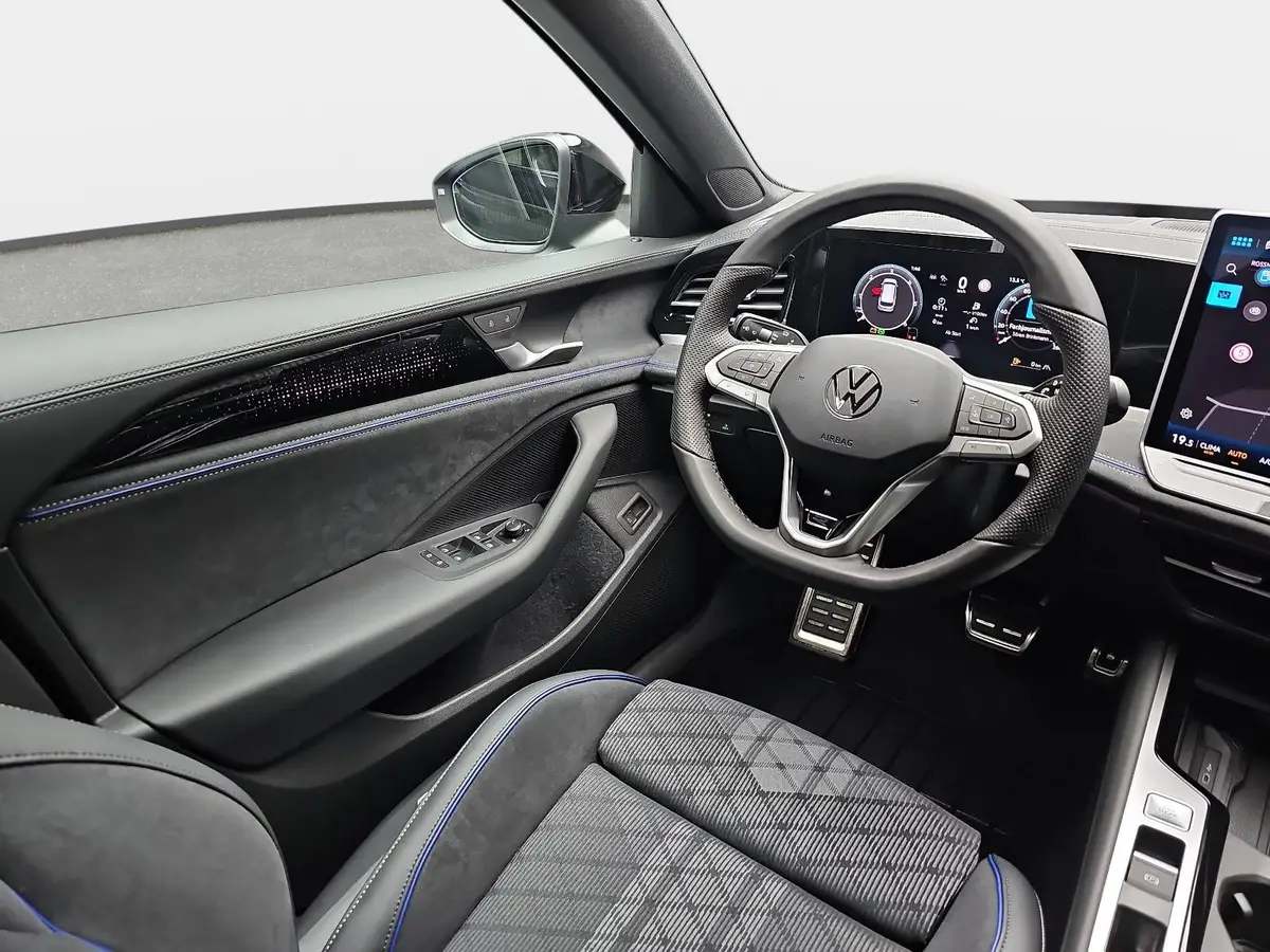 VW PASSAT VARIANT 2.0 TDI DSG R-LINE NAVI LED-MATRIX ACC PANO BLACK 