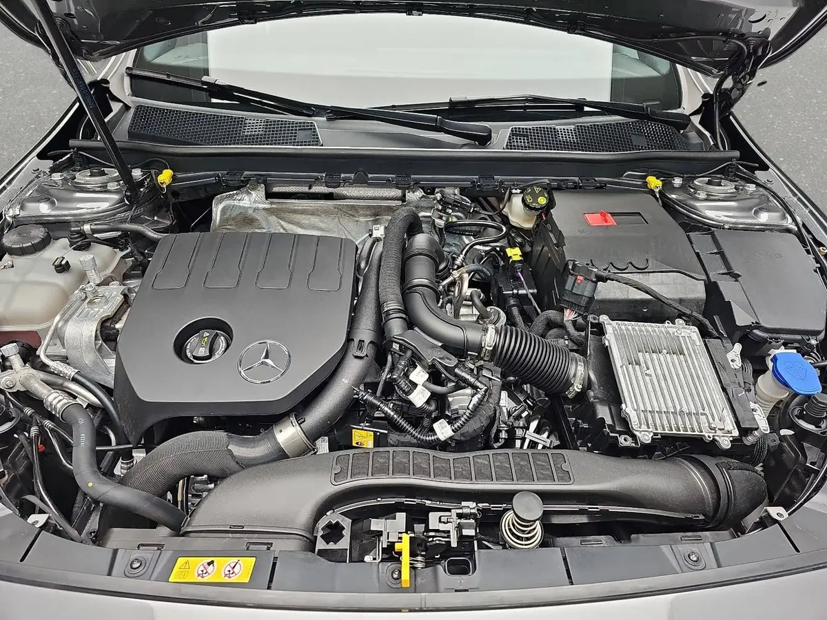 MERCEDES-BENZ A 180 DCT AMG LINE NAVI LED MBUX WINTER KAMERA LM18