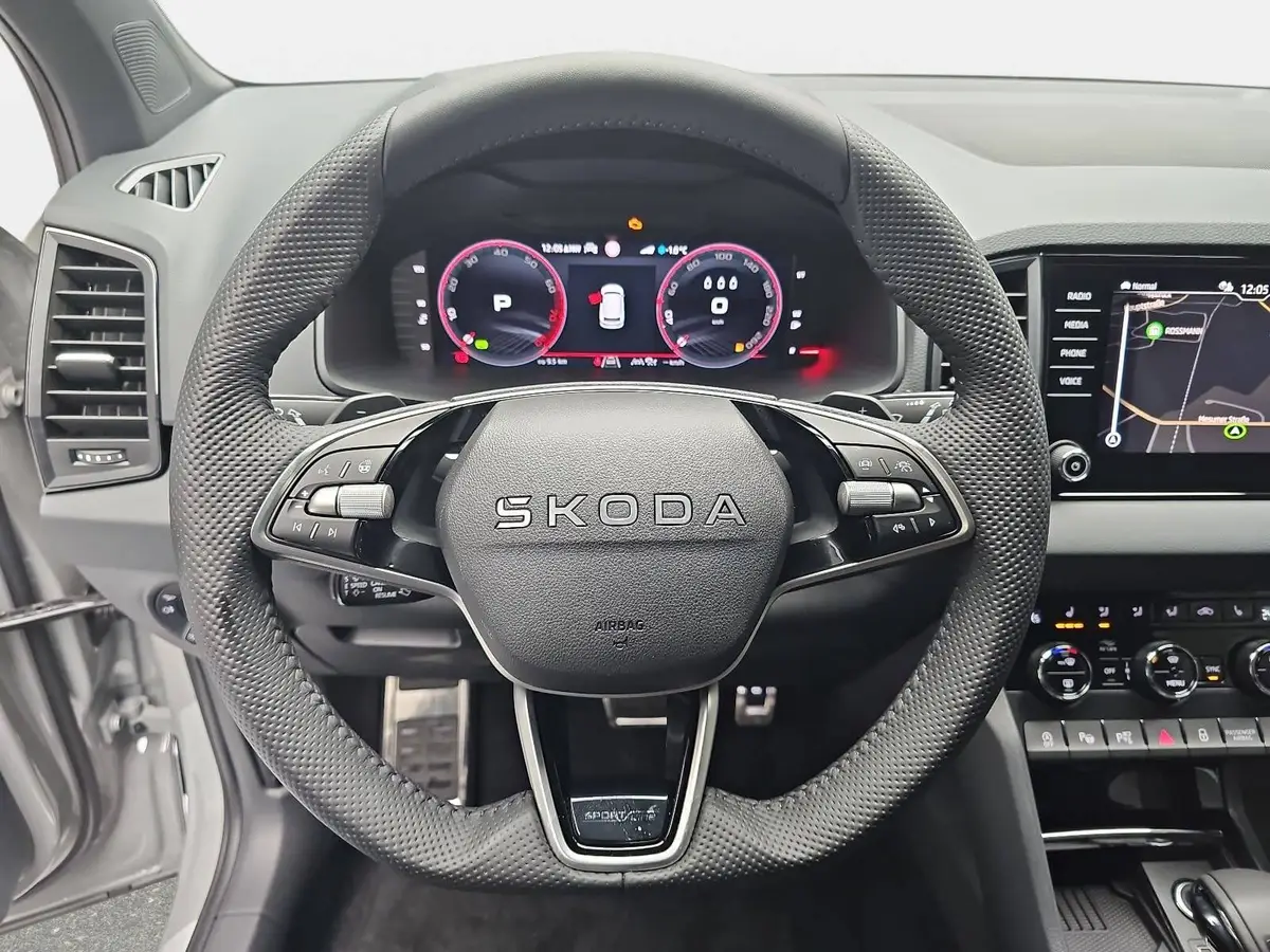 SKODA KAROQ 1.5 TSI DSG SPORTLINE NAVI LED-MATRIX PANO WINTER 