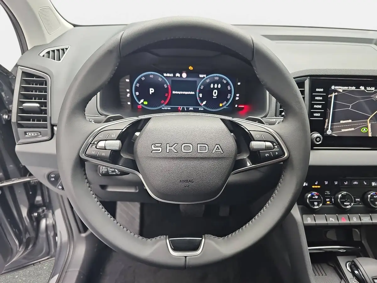 SKODA KAROQ 1.5 TSI DSG SELECTION LED ACC AHK