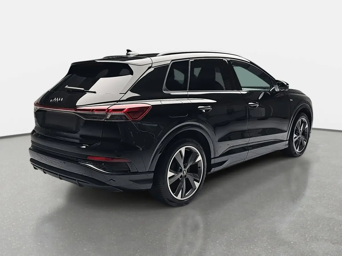 AUDI Q4 45 E-TRON S-LINE NAVI MATRIX KAMERA