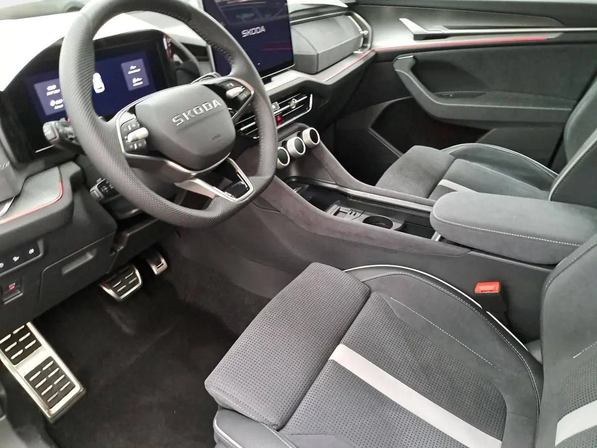 SKODA KODIAQ 2.0 TSI DSG SPORTLINE 4X4 PANO LED AHK