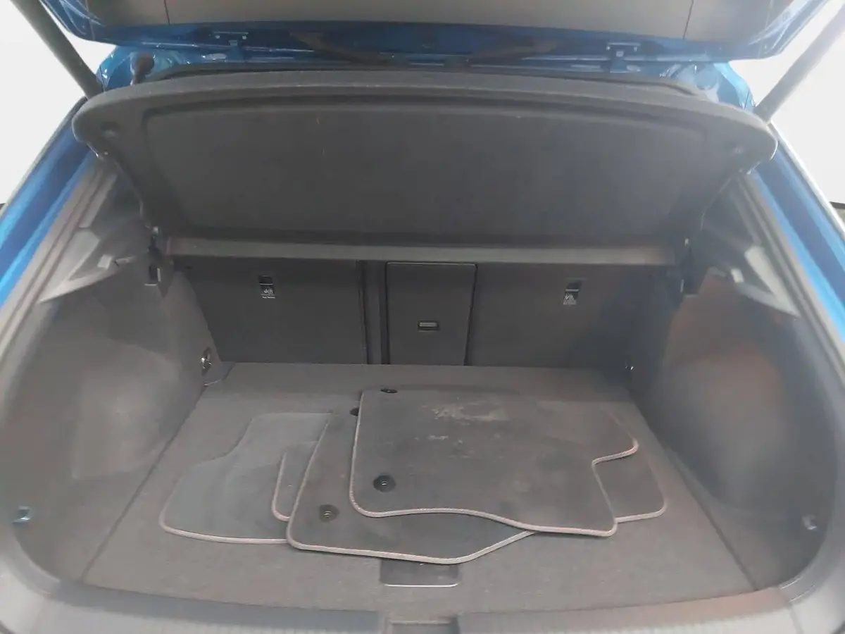 VW T-ROC 2.0 TDI DSG SPORT NAVI ACC AHK PANO LM17