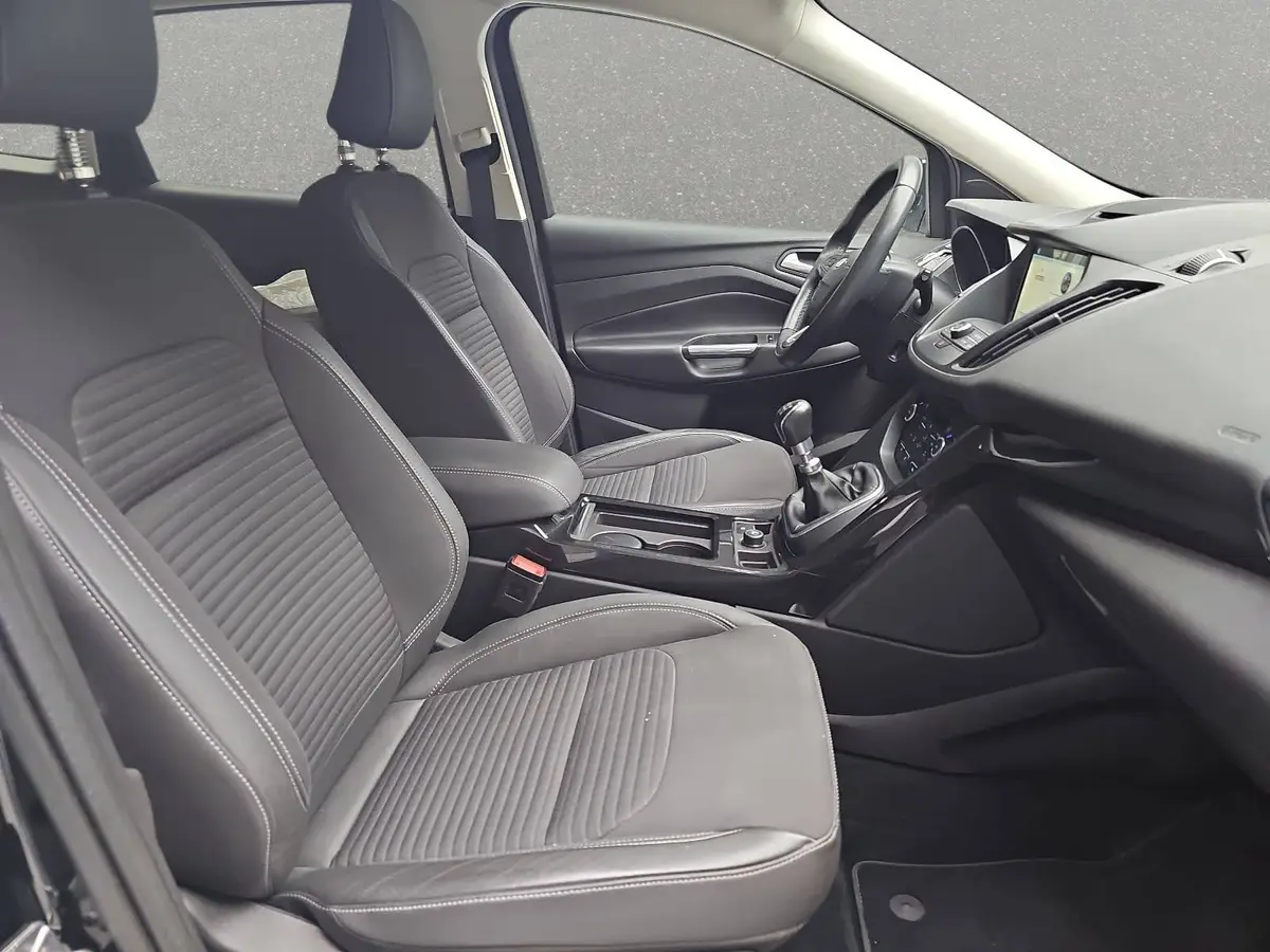 FORD KUGA 1.5 ECOBOOST TITANIUM 4X2 STANDHEIZ KAMERA 8FACH