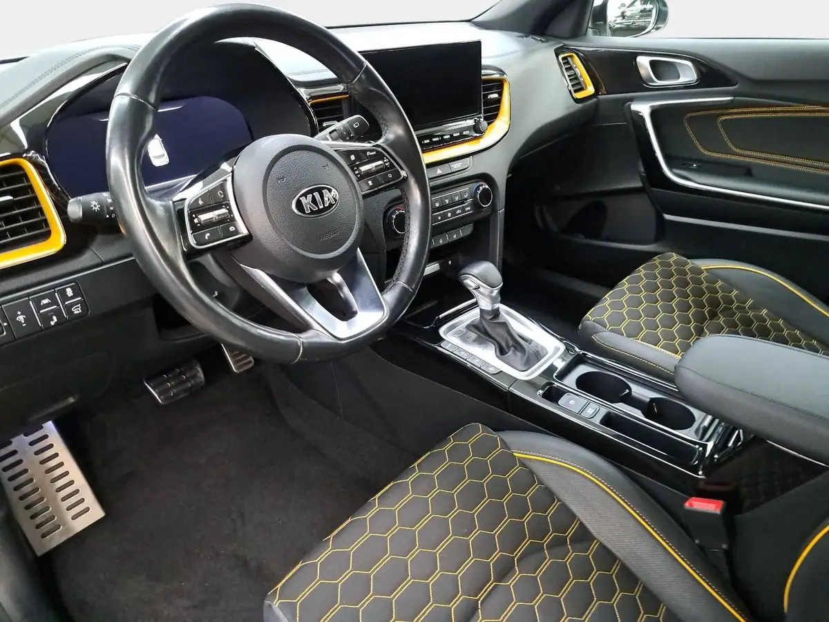KIA XCEED 1.6 CRDI DCT LAUNCH ACC WINTER P-ASSIST