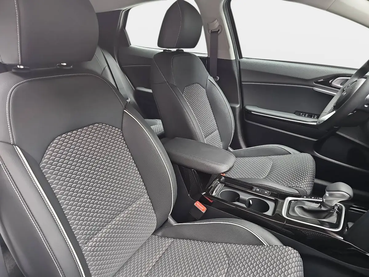 KIA XCEED 1.6 T-GDI 150 DCT SPIRIT MJ26 XCLUSIVE