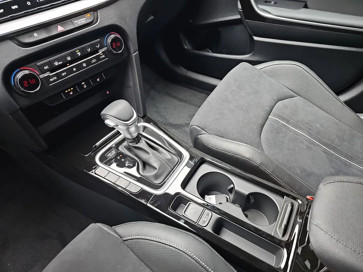 KIA XCEED 1.6 T-GDI 150 DCT GT-LINE MJ26 LEDER