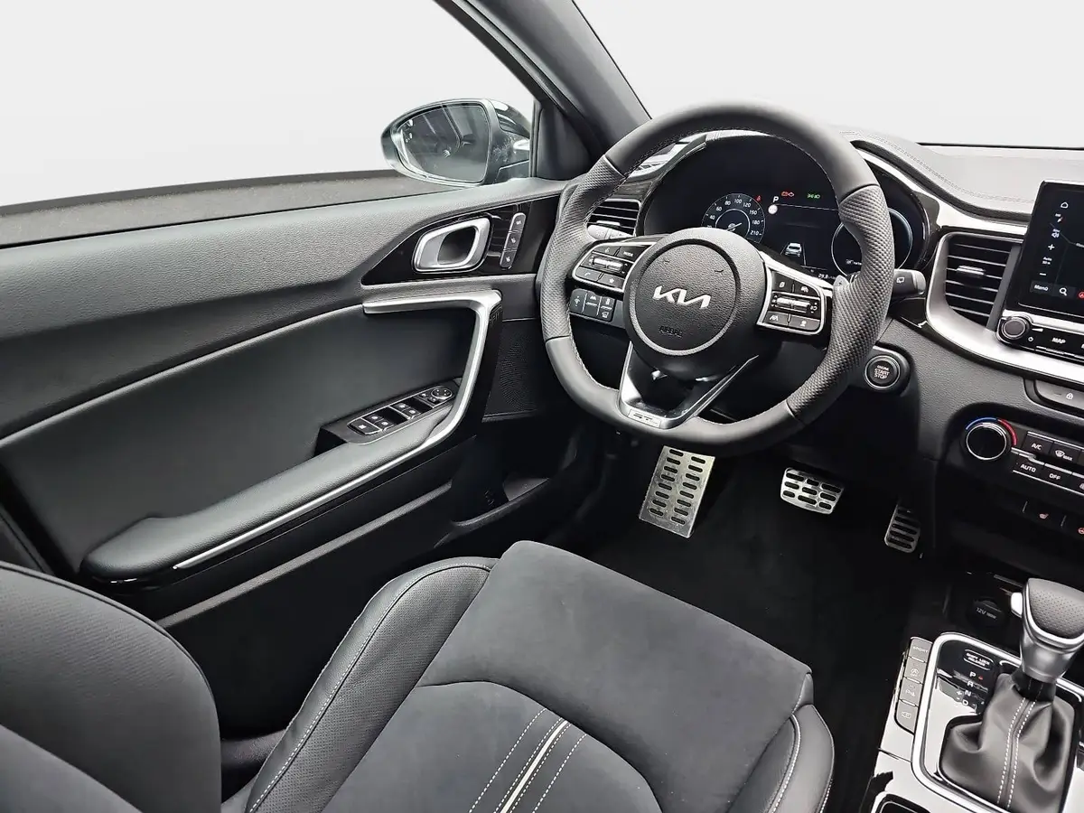 KIA XCEED 1.6 T-GDI 150 DCT GT-LINE MJ26 LEDER GLASDACH