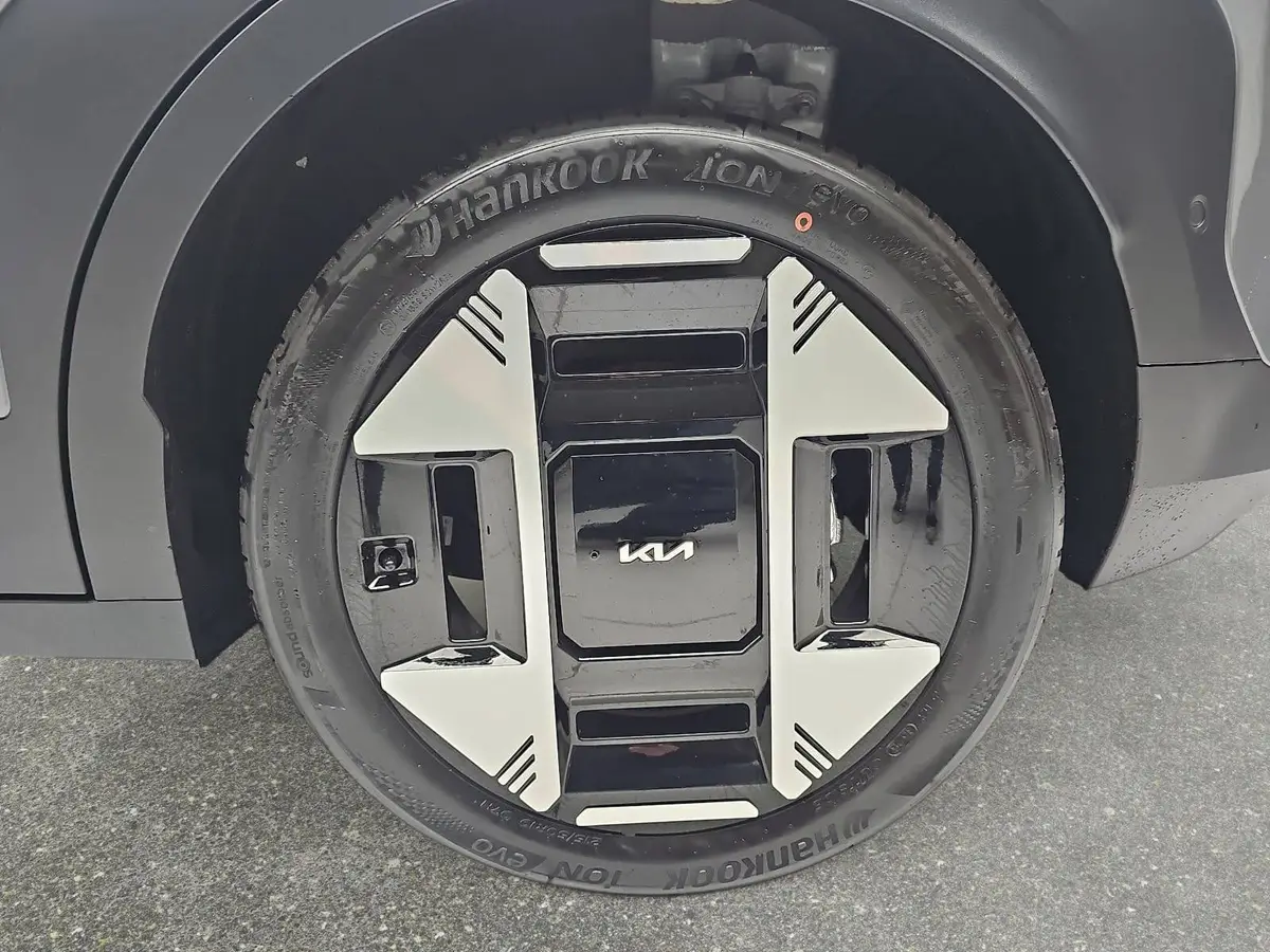 KIA EV3 81.4 KWH EARTH MJ26 WINTER BUSIN. UPGRADE DRIVEWISE-PARK DESIGN SOUND