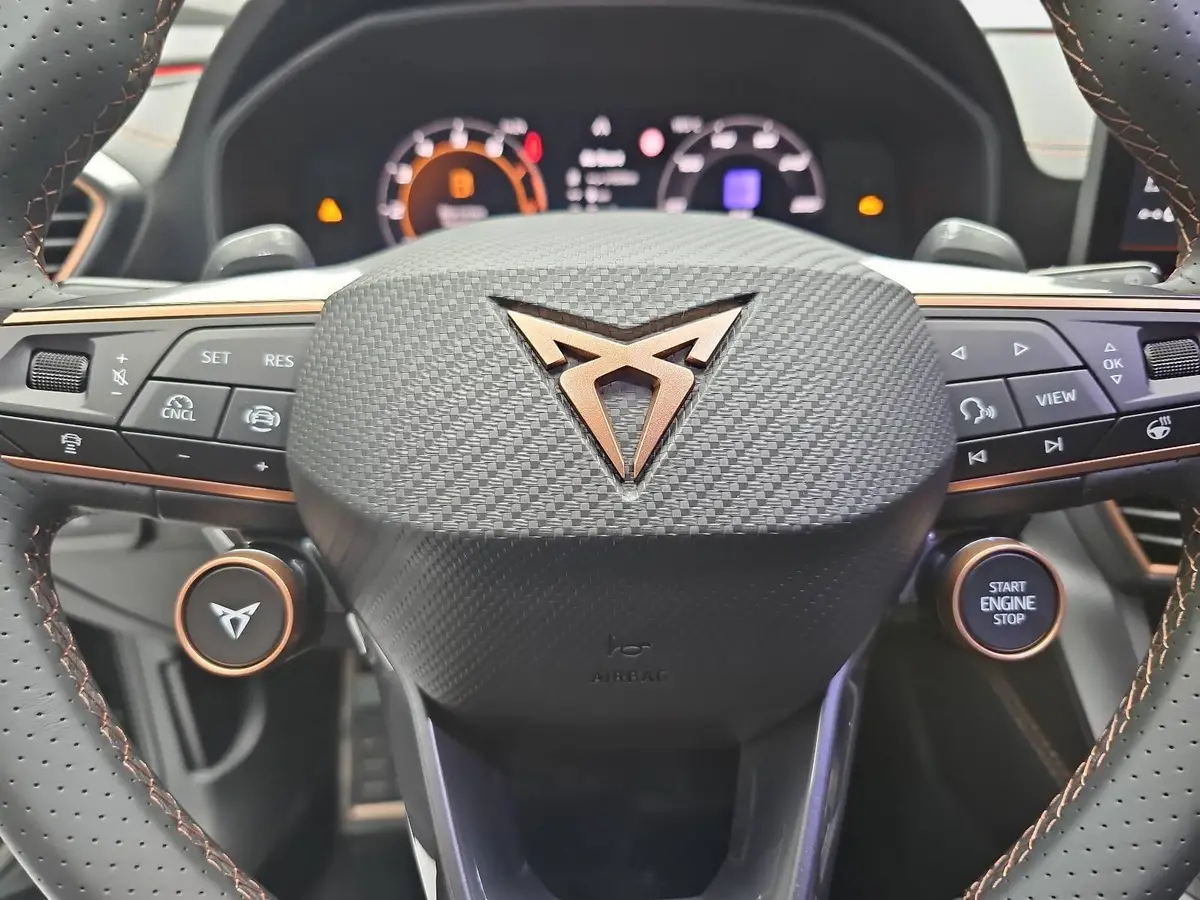 CUPRA FORMENTOR 1.5 ETSI DSG LED EDGE PAKET EL.HECKKLAPPE KAM