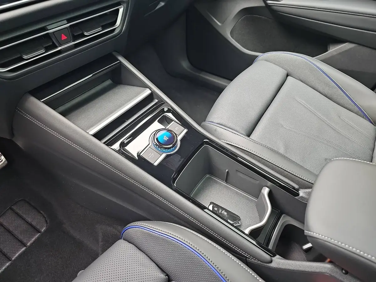 VW TIGUAN 2.0 TDI DSG R-LINE 4M NAVI LED-MATIX LEDER BLACK-S