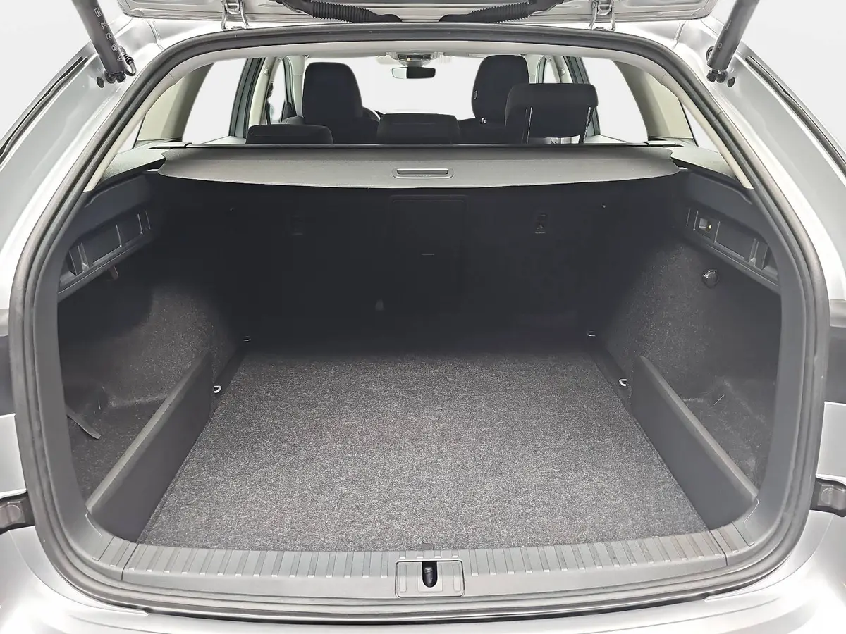 SKODA OCTAVIA COMBI 1.5 TSI DSG SELECTION LED AUDIO WINTER EL.HECKKL. 