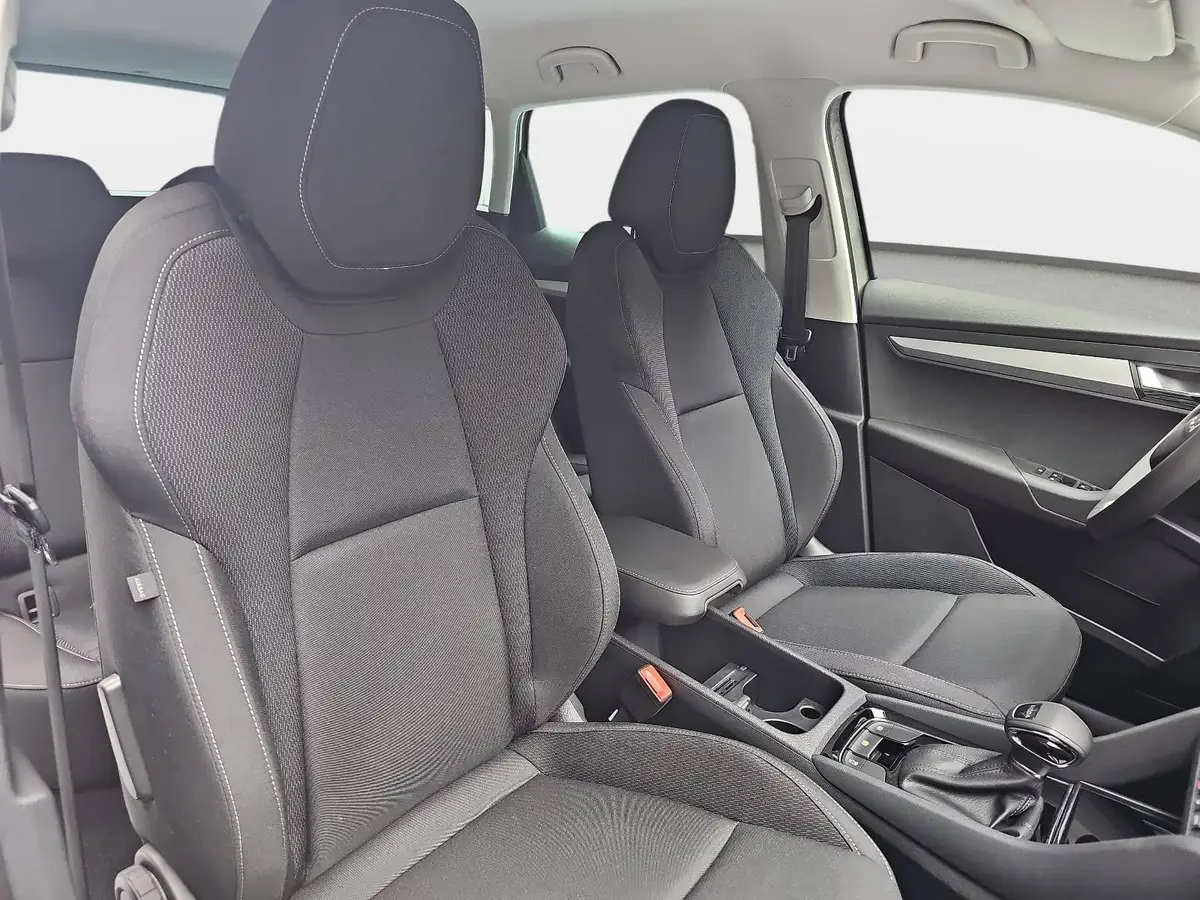 SKODA KAROQ 2.0 TDI DSG DRIVE NAVI LED AHK LM