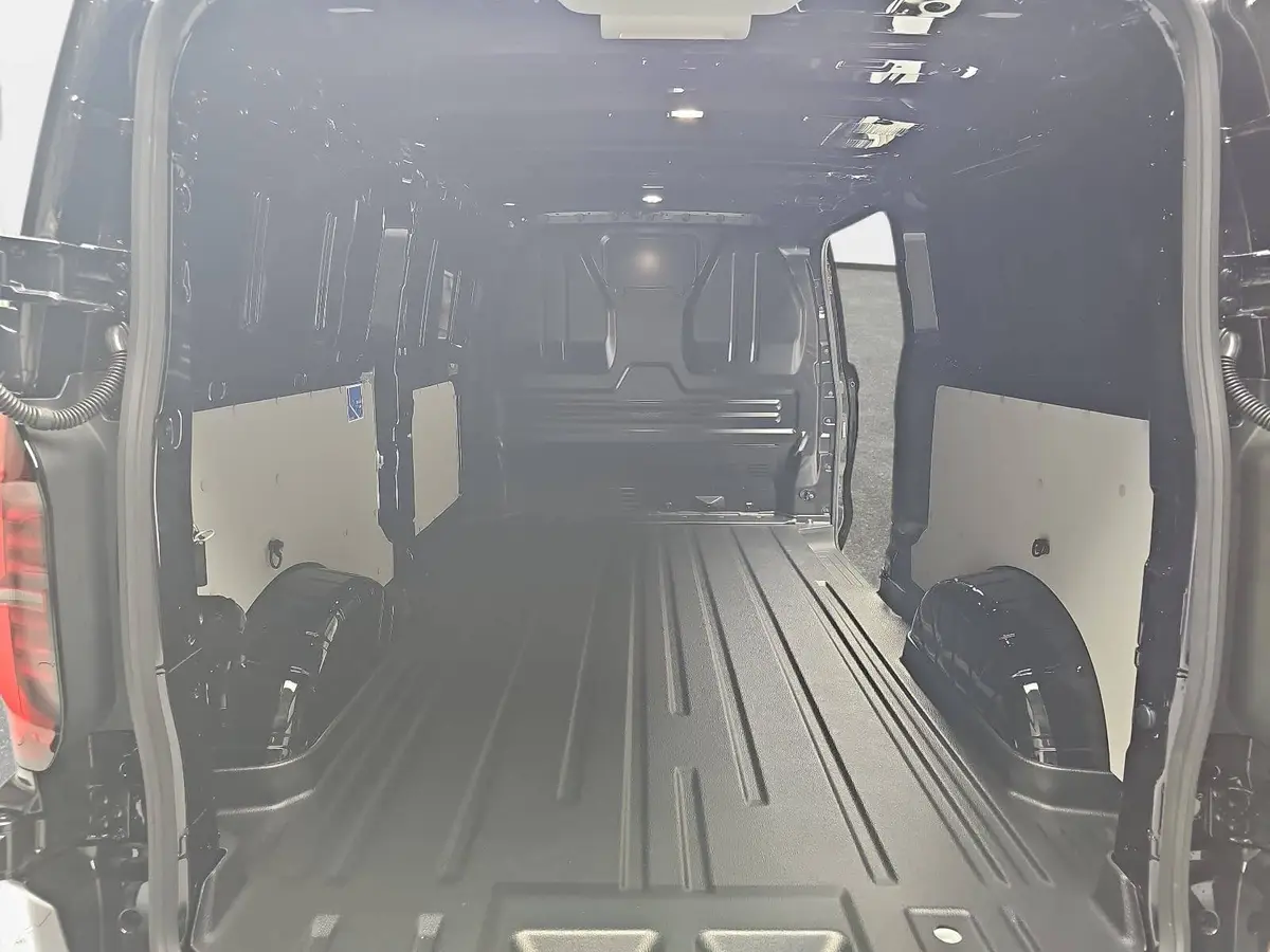 VW T7 TRANSPORTER 2.0 TDI DSG KASTEN L2H1 LED