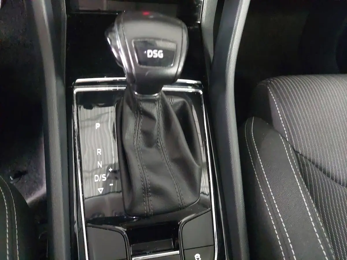SKODA KAROQ 1.5 TSI DSG STYLE