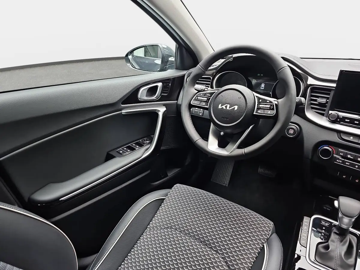 KIA XCEED 1.6 T-GDI 150 DCT SPIRIT MJ26 XCLUSIVE