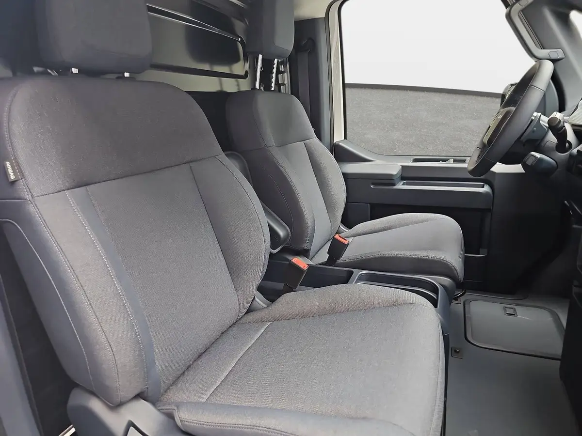 KIA PV5 CARGO L2H1 3T 71.2 KWH PLUS MJ26 WÄRMEPUMPE ALLWETTERREIFEN