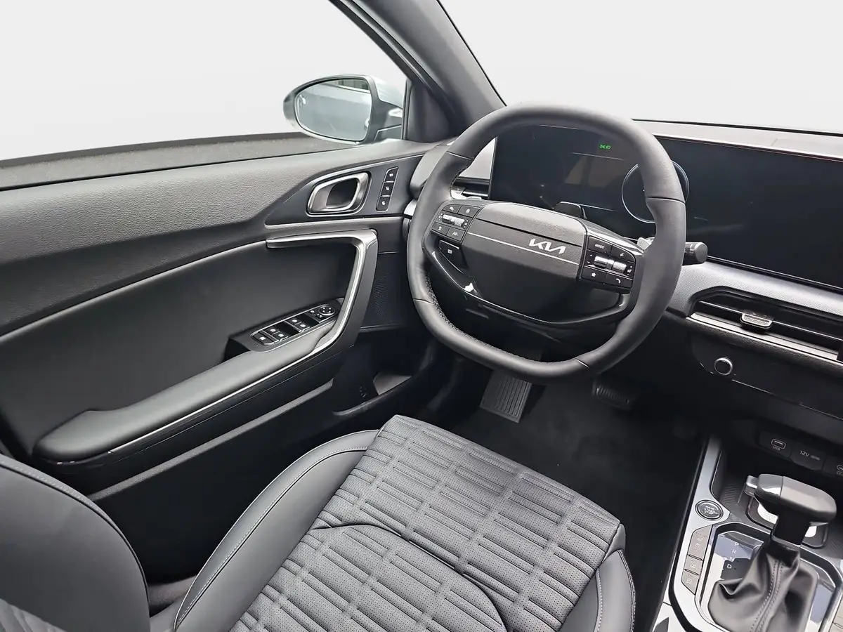 KIA XCEED 1.6 T-GDI 150 DCT SPIRIT MJ27 SOUND SITZ ADVANCED