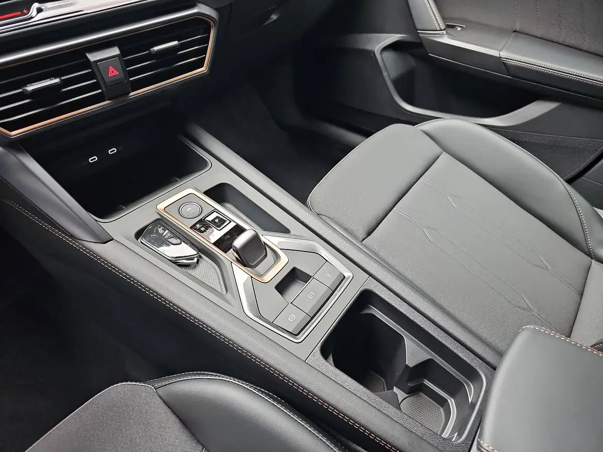 CUPRA FORMENTOR 1.5 ETSI DSG NAVI LED-HD ACC PANO WINTER KAMERA AH