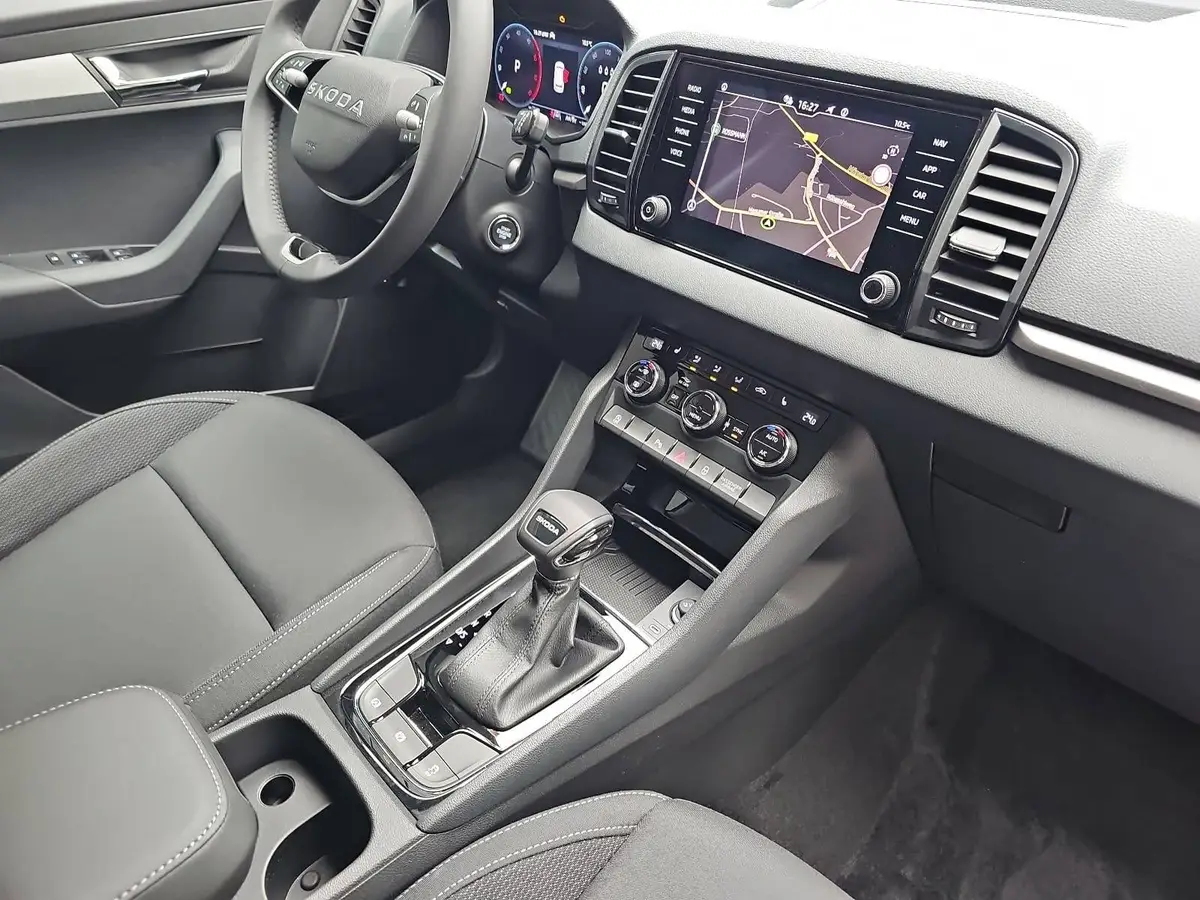 SKODA KAROQ 2.0 TDI DSG DRIVE NAVI LED AHK LM