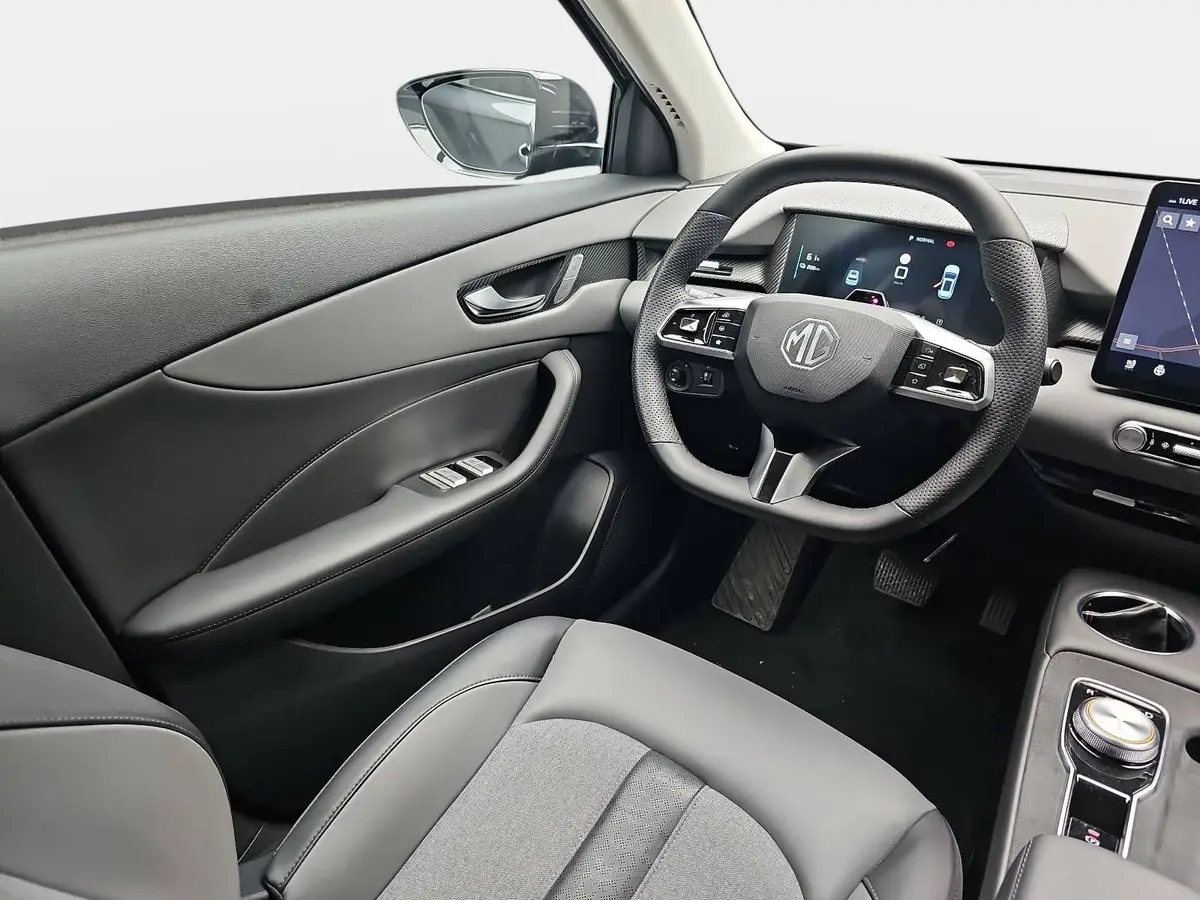MG S5 EV 64 KWH MY25 LUXURY
