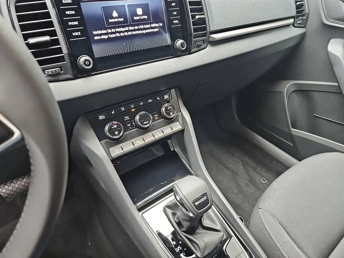 SKODA KAROQ 1.5 TSI DSG SELECTION NAVI LED ACC WINTER KAMERA A