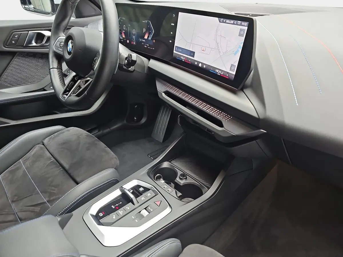 BMW 120 I M SPORT NAVI KLIMA LED SHADOW CARPLAY PANO KAME