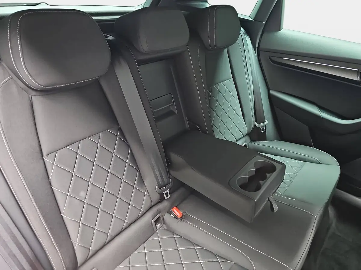 SKODA KAROQ 2.0 TSI DSG SPORTLINE 4X4 NAVI LED ACC WINTER KAME