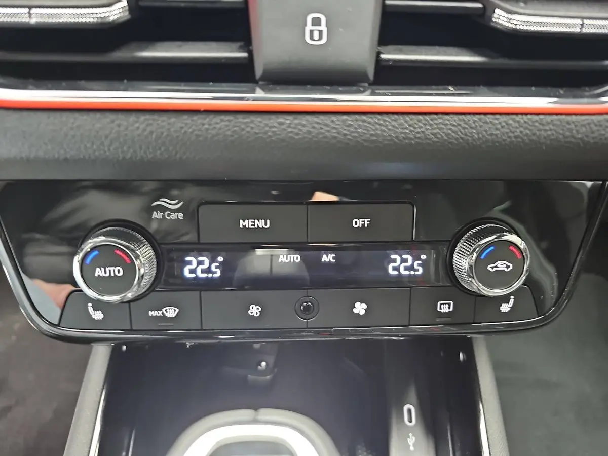 SKODA KAMIQ 1.5 TSI DSG MONTE CARLO NAVI MATRIX-LED PANO WINTE