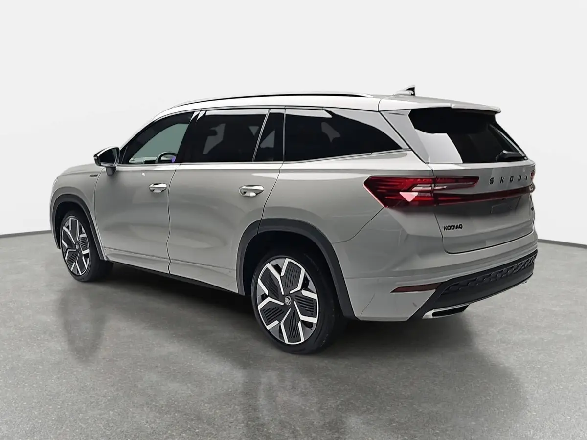 SKODA KODIAQ 2.0 TDI DSG SPORTLINE 4X4 NAVI LED ACC HUD 7-SITZE