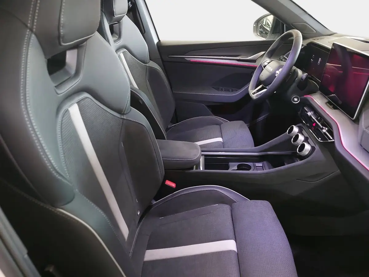 SKODA KODIAQ 1.5 TSI DSG SPORTLINE NAVI LED ACC PANO WINTER AHK