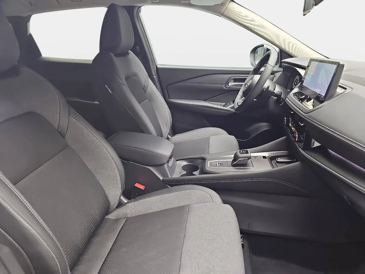 NISSAN QASHQAI 1.3 DIG-T XTRONIC N-CONNECTA PANO WINTER